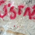 Nova pretnja Srbima u Hrvatskoj: U srpskom selu osvanuli ustaški simboli i grafiti "Srbe na vrbe"