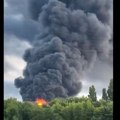 (Video) Gori jedna od najvećih rafinerija na jugu Rusije: Žestok udar Ukrajinaca od ranog jutra: Delovi drona padali ljudima…