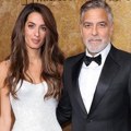 Amal Kluni – upečatljiv stajling, dostojan šetnje ka oltaru, na crvenom tepihu u Njujorku