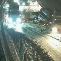 Nevreme napravilo haos u Hrvatskoj: Pada sneg u Lici, preti opasnost od odrona, zatvoreni tuneli zbog olujnog vetra - totalni…