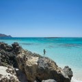 Mesto koje zovu „evropskim Maldivima” – ružičasti pesak i tirkizna voda: Srbi stalno idu na letovanje u ovu zemlju