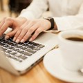 I naši kafići počeli sa "zabranom": Na laptop u lokalu zaboravite