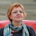 Skup podrške profesorki Biljani Stojković u ulici Kneza Miloša, zbog poziva na saslušanje
