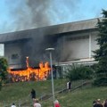 Veliki požar u Mirijevu: Ljudi evakuisani iz prodavnice, vatra zahvatila veliki deo objekta (foto, video)