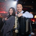„Sanja i Sofra, vi ste dijamanti srpske muzičke scene“: Publika oduševljena spojem naše pevačice i harmonikaša (VIDEO)