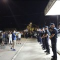 U Leskovcu večeras bez zadržavanja ispred SNS-a, demonstranti od policije tražili da položi zakletvu
