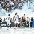 "Grobari" bukvalno zapalili tašmajdan: Tokom meča Partizan - Paok reagovali i vatrogasci