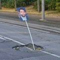 Šapićev lik kao oznaka za rupe na putu: Kako su pojedini Beograđani iskoristili sliku gradonačelnika