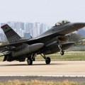 Srušio se američki avion F-16 u NATO bazi u Nemačkoj: Letelica naglo gubila visinu, pa pala pri sletanju