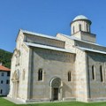 "Crkva ostaje uz svoj narod": Bratstvo manastira Visoki Dečani apeluje za mir na Kosovu i Metohiji