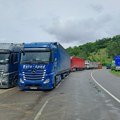 Vozači srpskih kamiona sa Jarinja blokirali put Kosovska Mitrovica - Raška