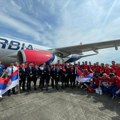 Orilo se "šampioni, šampioni" u avionu! Srpski košarkaši se vraćaju u Beograd, cela zemlja ih ponosno čeka! (video)