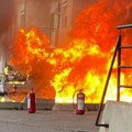 Ogroman plamen guta automobil na Voždovcu: Stravičan snimak iz Klinske ulice