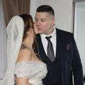 Jelena i Sloba napravili svadbu kao iz bajke: Pevač supruzi posvetio posebnu pesmu (foto)