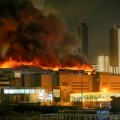 Nakon jezivog masakra, zapalili halu! Horor snimci iz Moskve: Ljudi beže, vatra "guta" sve pred sobom (foto/video)
