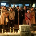 Cetinjani slomljeni od tuge: Nemi od bola u tišini pale sveće za pokoj duše nastradalima (foto/VIDEO)