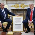 Merc poručio Trampu da zaustavi rat u Ukrajini! Predsednik SAD imao spreman odgovor: "Pustimo ih još malo da se bore" (foto)
