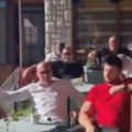 (VIDEO) Poslanik ZLF sukobio se sa ljudima koji zastrašuju građane ispred biračkog mesta u Kosjeriću