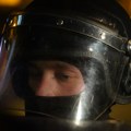 Užasna scena iz Beograda: Policajac tuče ženu FOTO