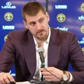 "Nikola, izvini, ja sam iz mađarske, moram da te pitam..." Jokić ostao u šoku na konferenciji za medije! Dobio pitanje kom se…