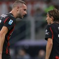 Svi znaju koga će Strahinja Pavlović častiti večerom: Skrivio penal u derbiju Milana, saigrač ga "izvukao"