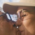 Bila u rijalitiju, a sada razmenjuje nežnosti sa penzionerom (70). Isplivao zajednički snimak: "Beži bre, kao da si neka…