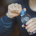 Studija pokazala zašto bi trebalo da prestanemo da pijemo vodu iz plastičnih ambalaža