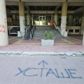 Policija traga za osobama koje su ispisale grafite na Hemijskom fakultetu u Beogradu