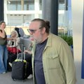 (Video) Željko Šašić se plazi na aerodromu Ljudi ga gledaju zgranuto: "Svi su srdačni sem mene"