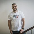 "Spuštao sam se sa sedmog sprata uz uže, vozio kombajn, bio šanker": Put do uspeha našeg najboljeg komičara bio je veoma…
