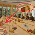 Stolnjak sa zlatnim vezom, svakom po tri čaše Na tanjiru neobično meze! Ovako su predsednik i delegacija Srbije dočekani u…