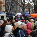 Nepregledna kolona na Tašmajdanu! Vernici čekaju da vide ikonu, veliku svetinju Ruske pravoslavne crkve (foto)