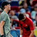 Ništa od 100. ATP titule: Đoković poražen od Sinera u finalu mastersa u Šangaju