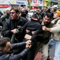 U Istanbulu uhapšeno više od 400 ljudi tokom prvomajskih demonstracija
