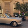 Milioner dovezao Melinu u kabrioletu vrednom 300.000 evra: Automobil je ručno sastavljan!
