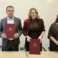 Paunović potpisala Poseban kolektivni ugovor za državne organe sa sindikatima