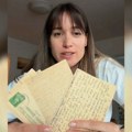 "Ovi papiri su stari preko 100 godina!" Nevena na pijaci kupila razglednice iz prošlih vremena, ono što piše na njima…