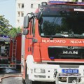 Zapaljeni kontejneri u Kraljevu, vatra se proširila i na dva automobila