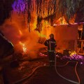 Veliki požar kod Splita! Vatra progutala staru zgradu i proširila se na rastinje, 18 vatrogasaca na terenu