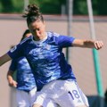 Комо продужио уговор са играчицом која се лечи од канцера