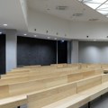 Optuženom za ranjavanje muškarca i požar ispred Skupštine sudi se od ponedeljka