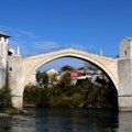 Skok sa Starog mosta u Mostaru zamalo da se završi tragično
