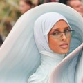 Lepotica sa hidžabom "zdrobila" konkurenciju u kanu: Njena toaleta je pravo remek-delo, a evo zašto važi za boginju mode…