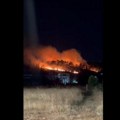 (VIDEO) Veliki požar na brdu Gorica kod Podgorice, građani pomažu u gašenju, više naselja bez struje