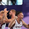Basketaši Srbije razbijeni u velikom derbiju, Letonci dvojkama uništili „orlove“