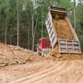 Čuvamo prirodne resurse: Opština Blace sa nadležnim Ministarstvom potpisala ugovor o uklanjanju divljih deponija