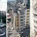Mališan bezbrižno bacao loptu, u idućem trenutku usledio horor: Eksplozija raznela zgradu, snimak je jeziv