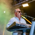 Moram da "ostetim" pesmu: Dejan Matić hitovima uveselio leskovačku publiku i uporedio muziku nekada i sada (foto/video)