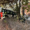Аутобус улетео у зграду средње школе у Мађарској, више од 20 повређених: Хеликоптери надлећу град