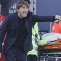Tresla se svlačionica u Bolonji - Konte vikao na igrače, De Laurentis "matiran" jednom porukom